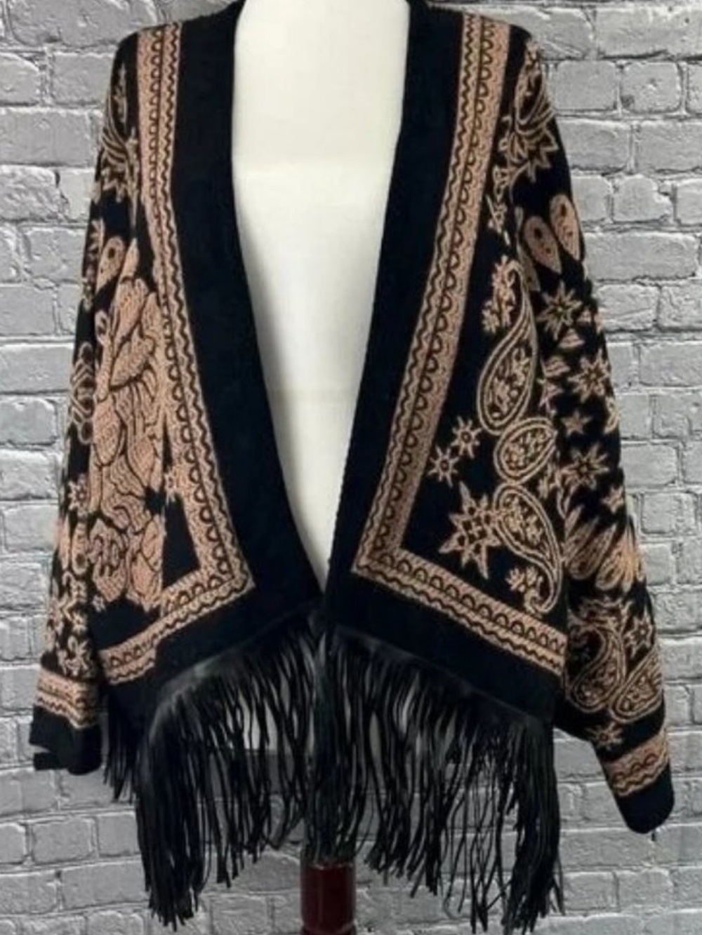 Chicos Kimono Sweater Jacket Black Fringe Tan Paisley Open S/M, 26” PTP 26” L